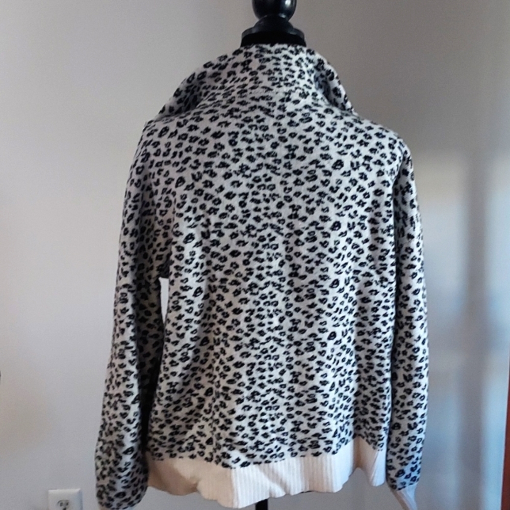 Loft Sweater - Picture 3 of 4